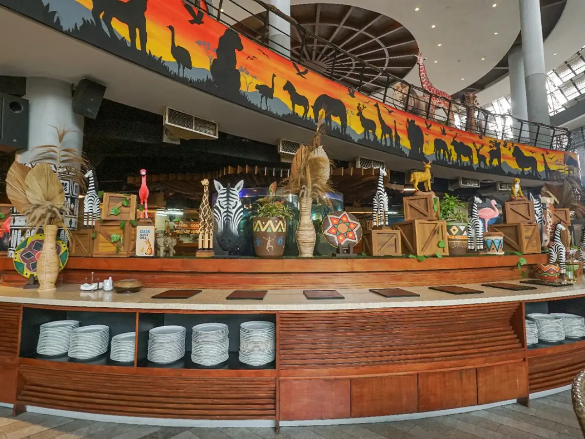 Royal Safari Garden - De’Savanna Restaurant