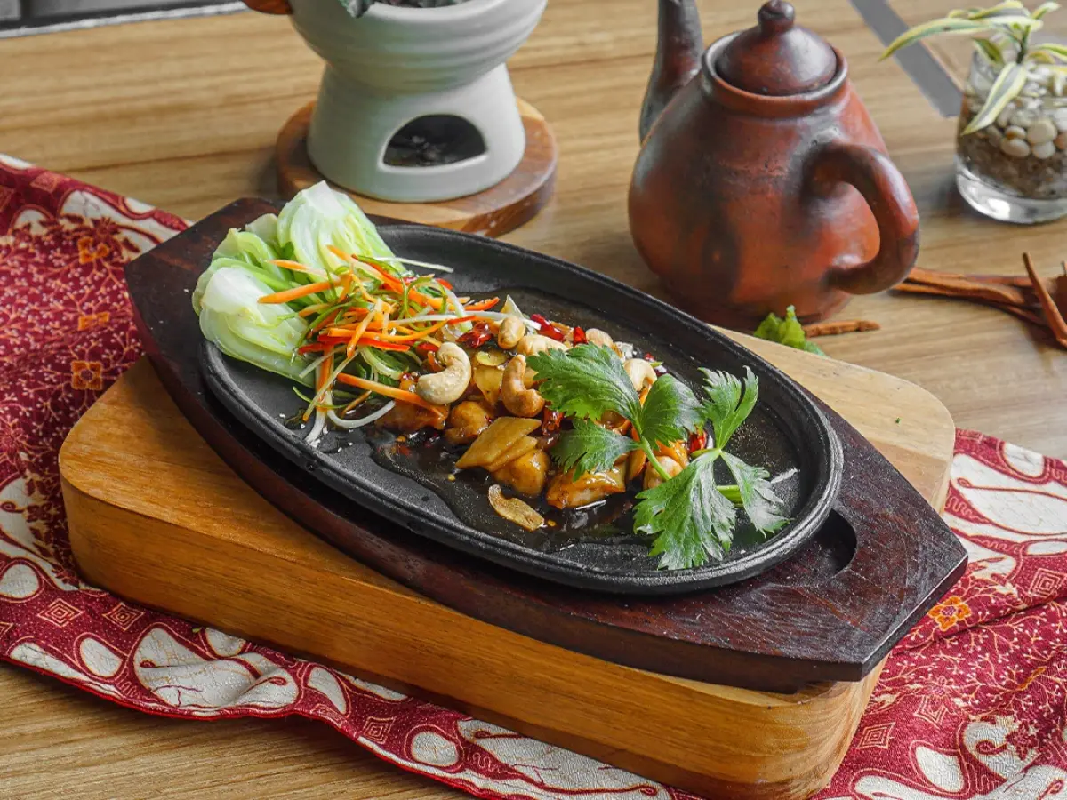 Royal Safari Garden - De’Savanna Restaurant